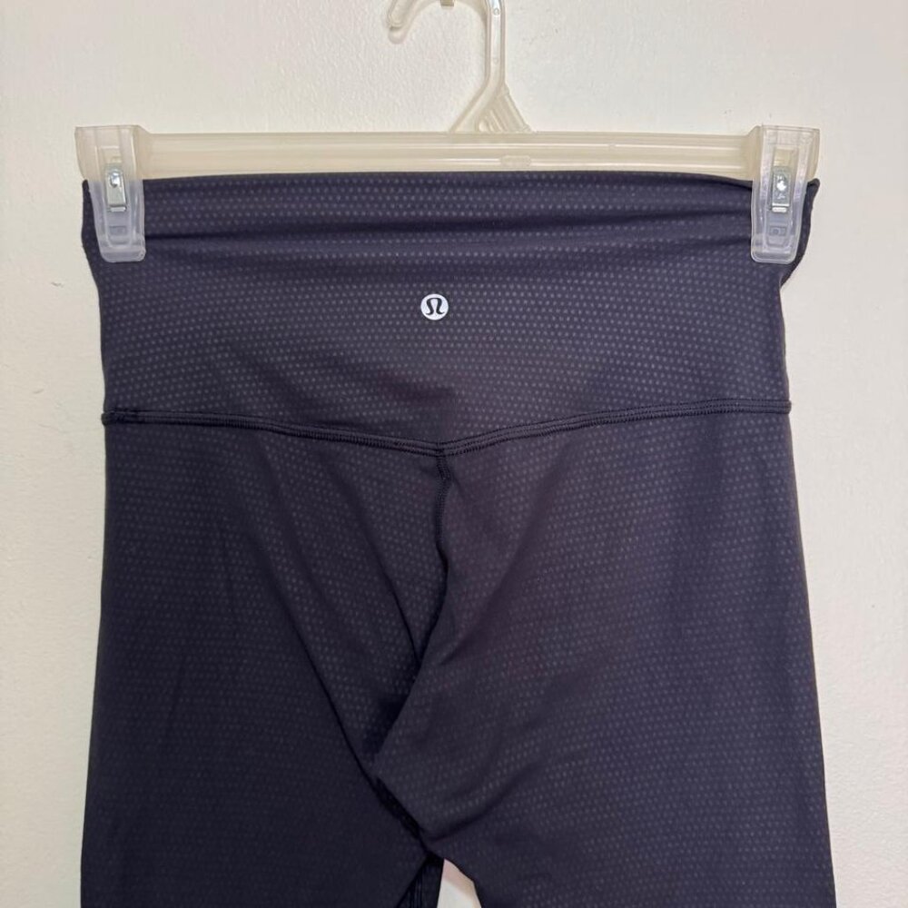 Lululemon Black Align 21 Inch Yoga Leggings Style LW6BSHS Size 6 - Picture 5 of 7